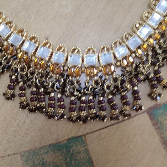 Necklace ABSOLUTELY GORGEOUS!! beaded with beautiful crystals. - Picture 5 of 5